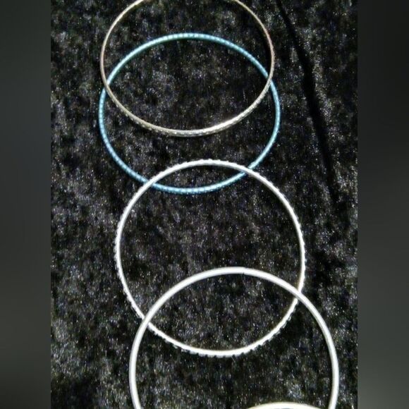  Lot Of Assorted Child Or Doll Sized Bangles - Picture 6 of 11